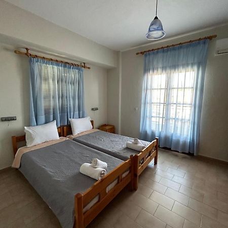 Christopher Apartments Afytos Bagian luar foto