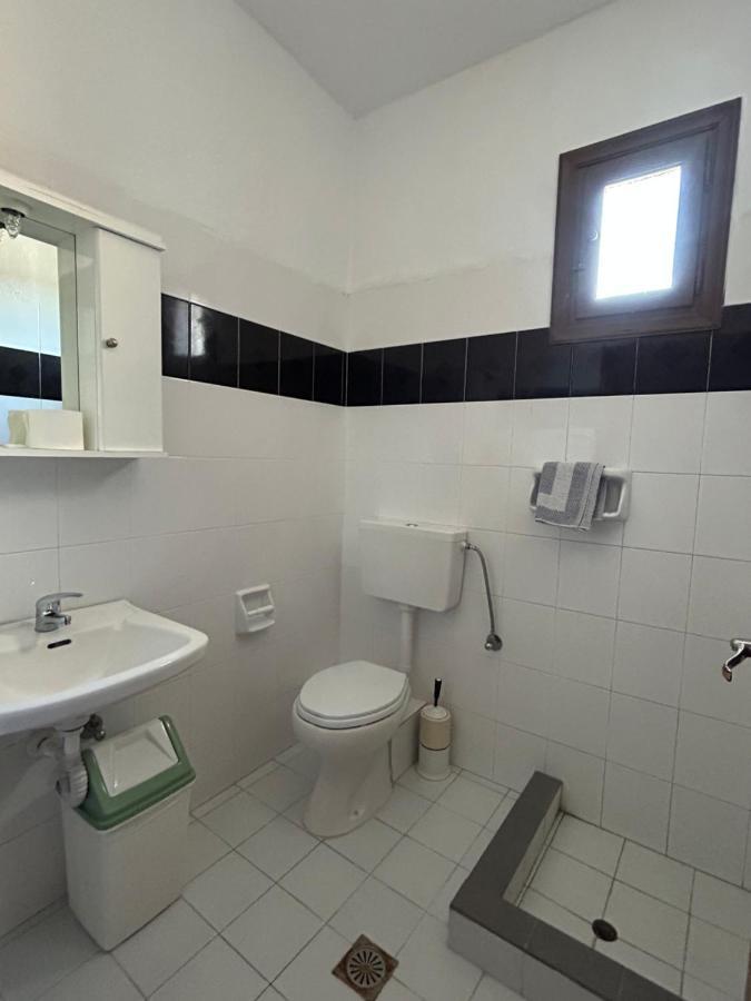 Christopher Apartments Afytos Bagian luar foto
