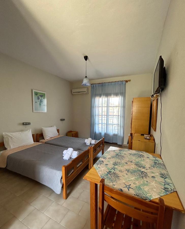 Christopher Apartments Afytos Bagian luar foto