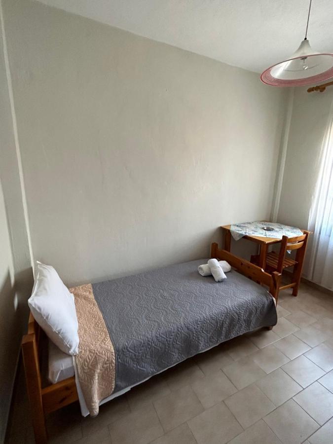 Christopher Apartments Afytos Bagian luar foto