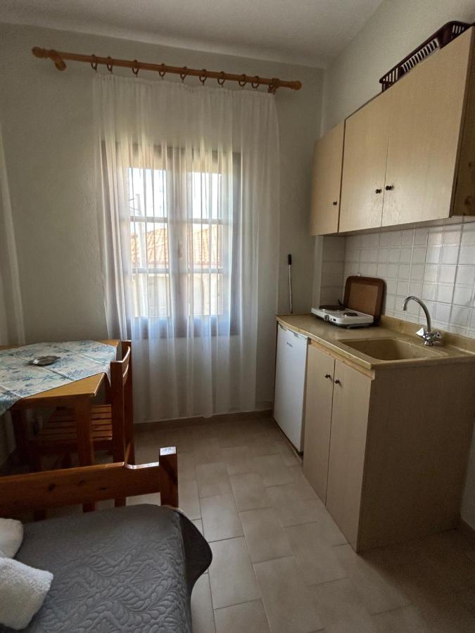Christopher Apartments Afytos Bagian luar foto